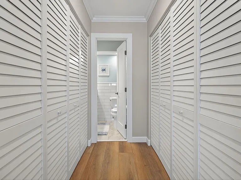 110 Shore Ct #301 — Photo 24