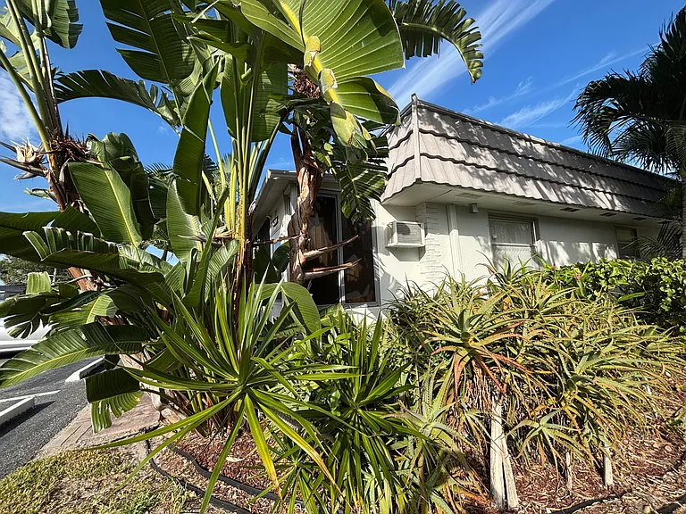 185 Valencia Dr #H — Photo 14