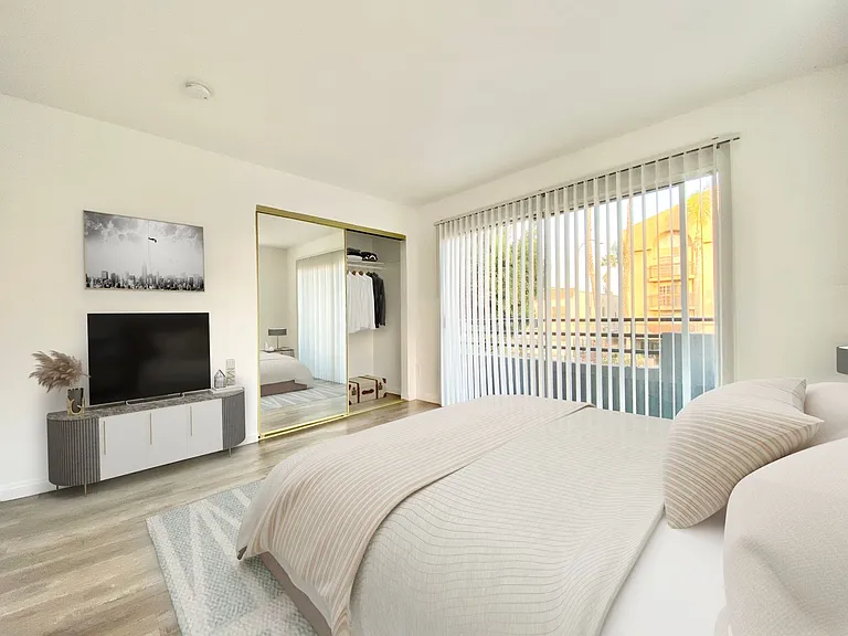 Electro Apartments - WSP 833 Berendo LLC — Photo 31
