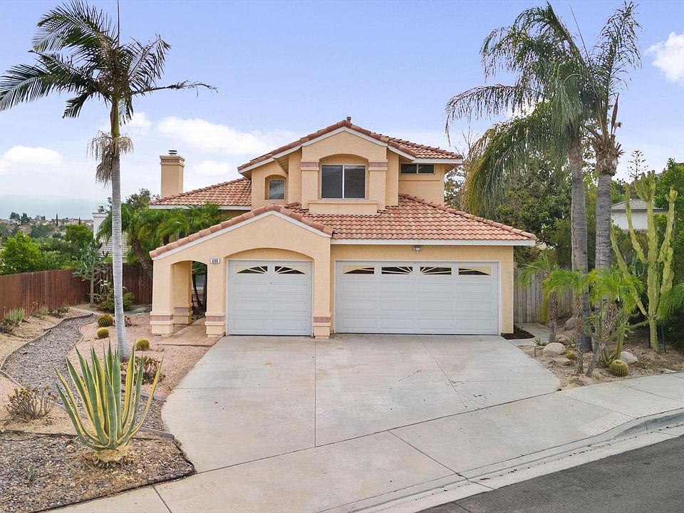 1st image of 690 Canterbury Cir