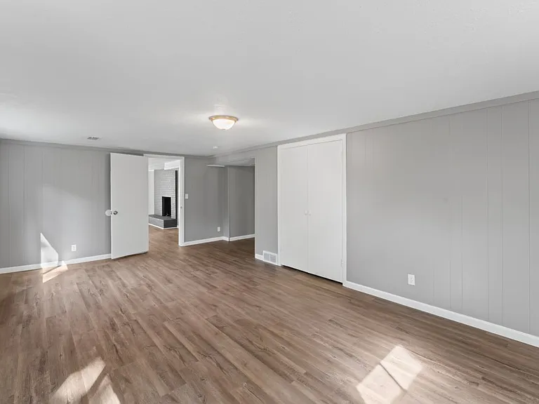 2209 E 125th St — Photo 10