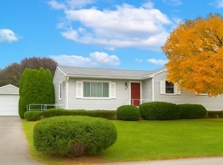 342 Mail Coach Rd, Portsmouth, RI 02871