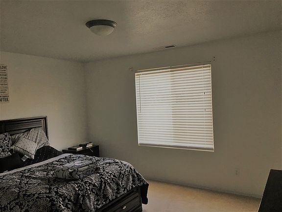 4th image of 167 E Interlochen Ln