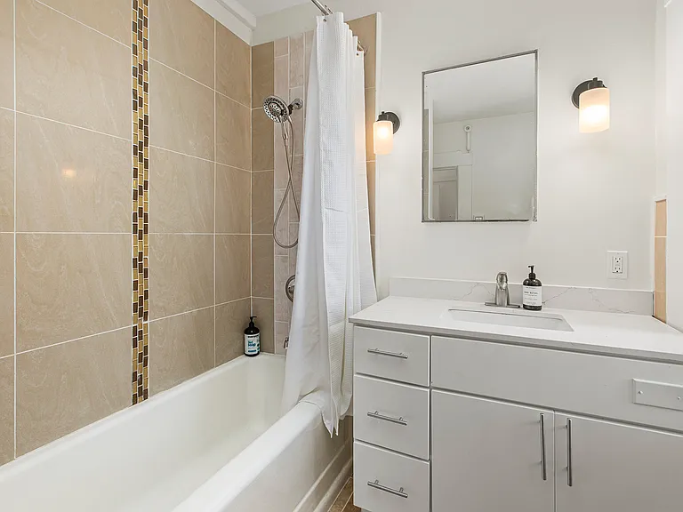 349 14th Ave #3 — Photo 23