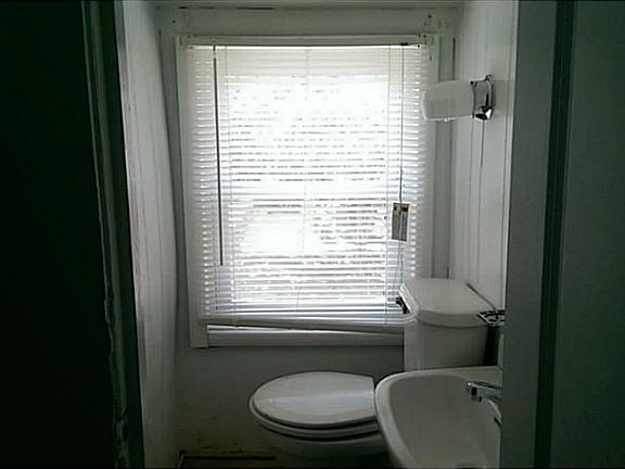 5th image of 2304 Vincent Ave