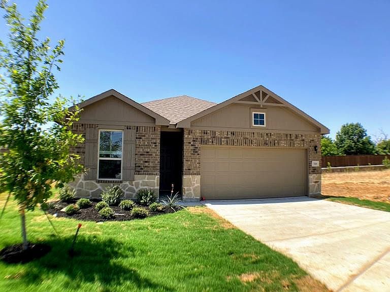 1st image of 328 Rebecca Ln
