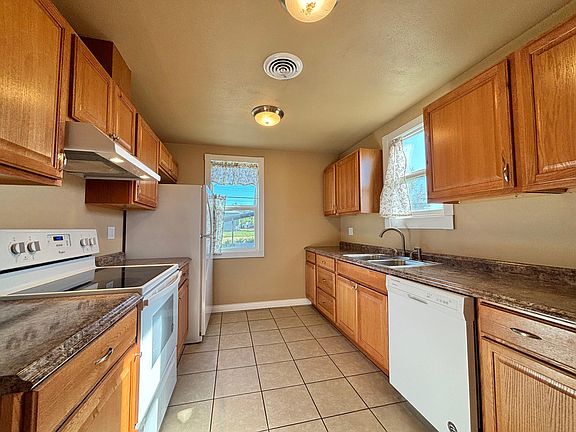 5th image of 4216 E Princeton Ave