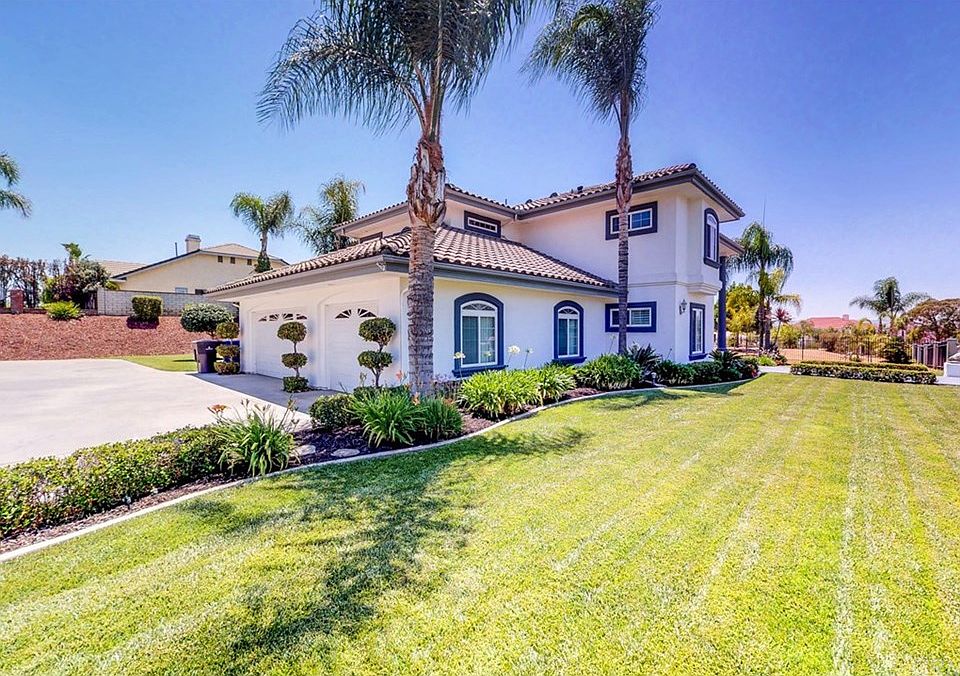 2nd image of 1093 Coronet Dr