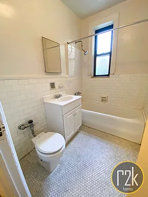 Rented by Realty 2000 Corp | media 9