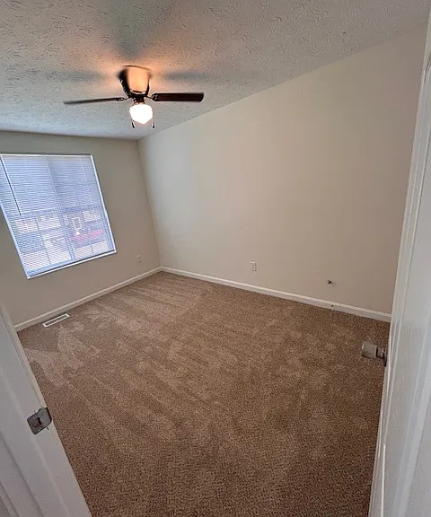 122 Hillwood Ct — Photo 12