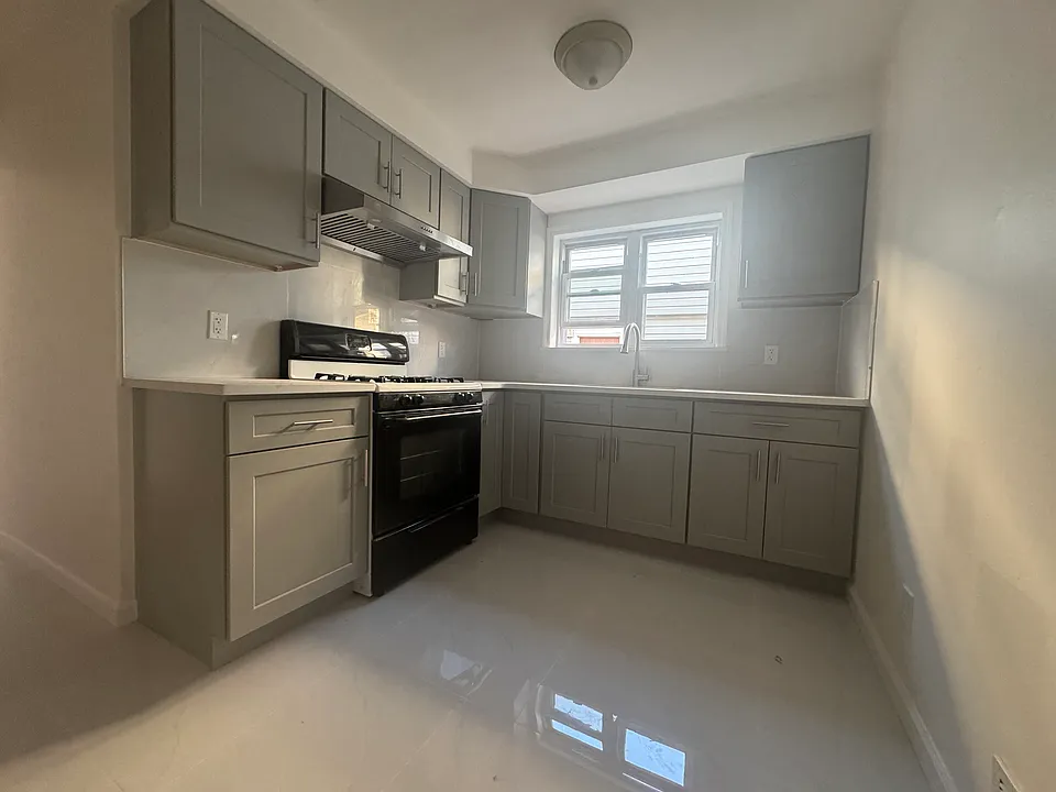 42 Amber St #1