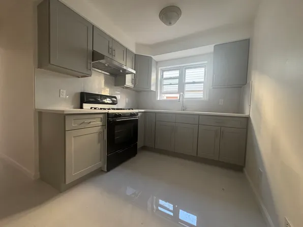 42 Amber St #1, Staten Island, NY 10306