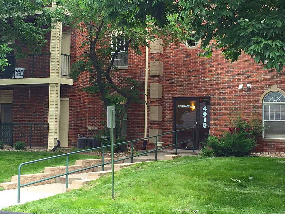 1st image of 4910 Pleasant St Unit 9