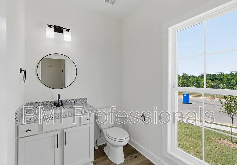 408 Legions Ct — Photo 8