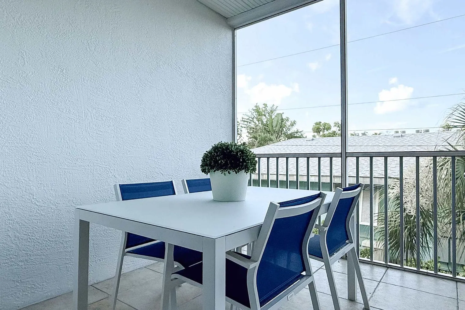 3 bed, 2.0 bath, 1679 sqft, $5,147 — Photo 3