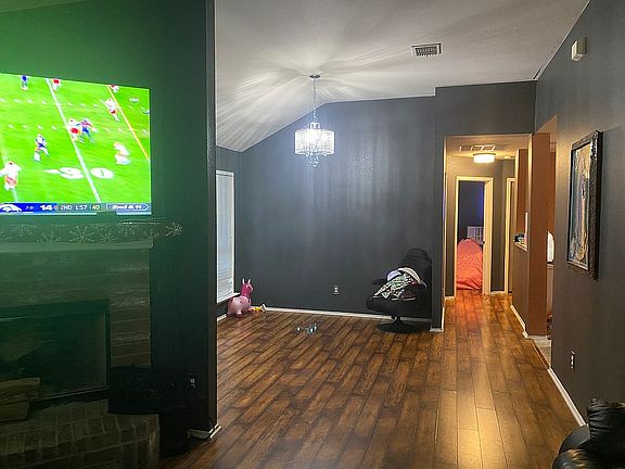 3rd image of 1609 Sams Cir