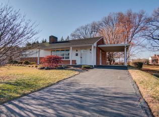 5250 Hawthorne Rd NW, Roanoke, VA 24012