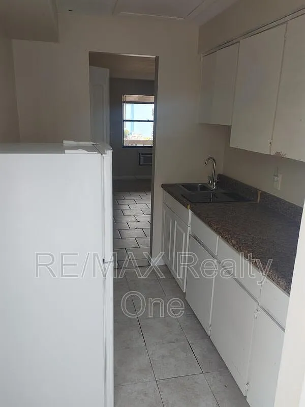 1 bed, 1.0 bath, 450 sqft, $850 — Photo 4