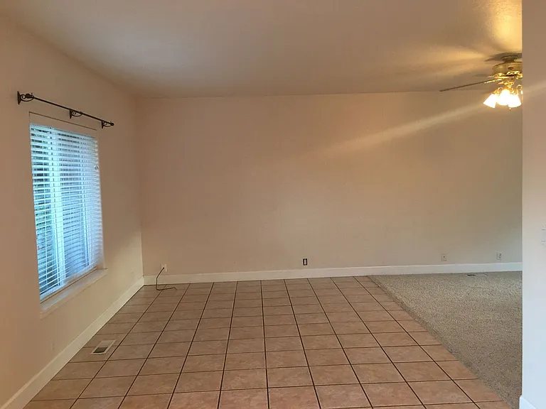 2057 Berwin Ln — Photo 14