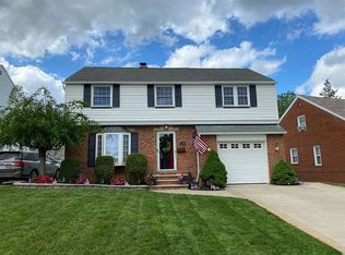 7916 Parmenter Dr, Parma, OH 44129