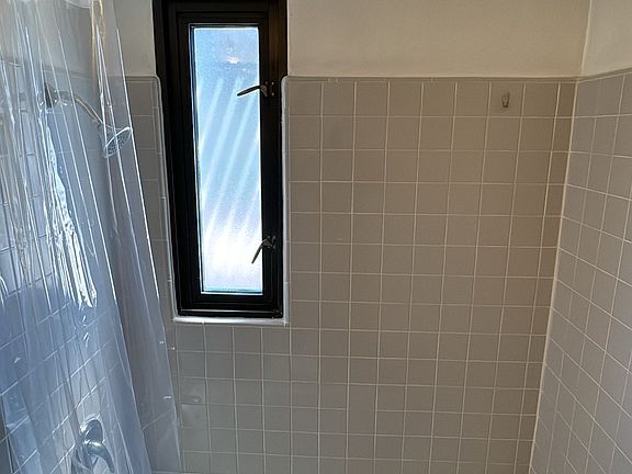 2nd image of 2905 Van Ness Ave APT 201