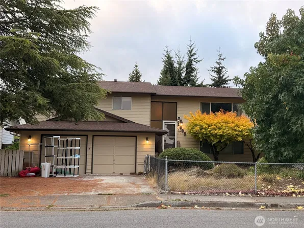 1303 S 276th Place, Des Moines, WA 98198