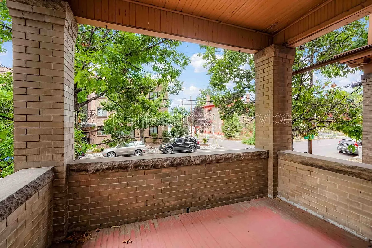 Building Photo - 2316 E 12th Ave #4