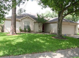 16750 Square Rigger Ln, Friendswood, TX 77546