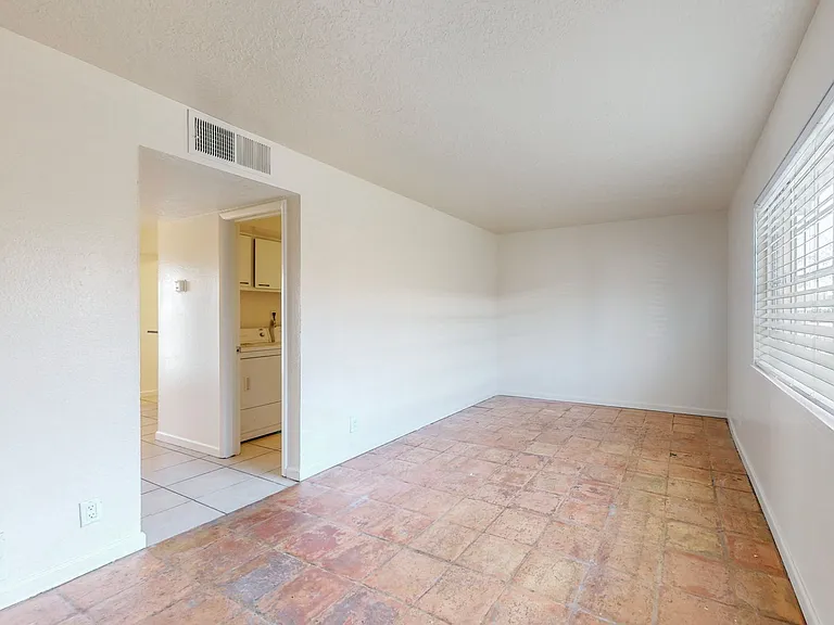 6108 Calle Nueve NW — Photo 8