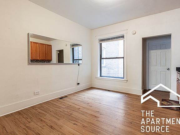 5th image of 910 W Belle Plaine Ave APT 1