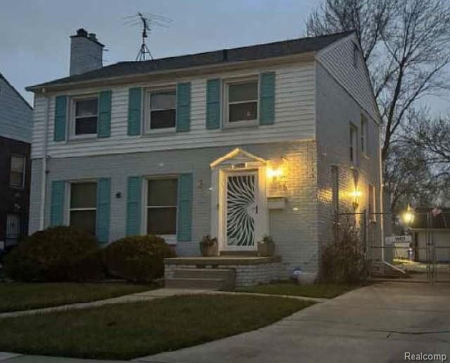 2nd image of 15421 Mapleridge St