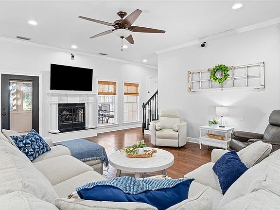 2nd image of 3003 Oak Meadow Ln