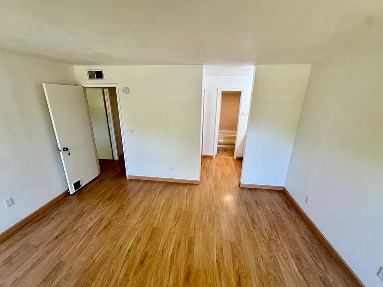 465 Camelback Rd — Photo 13