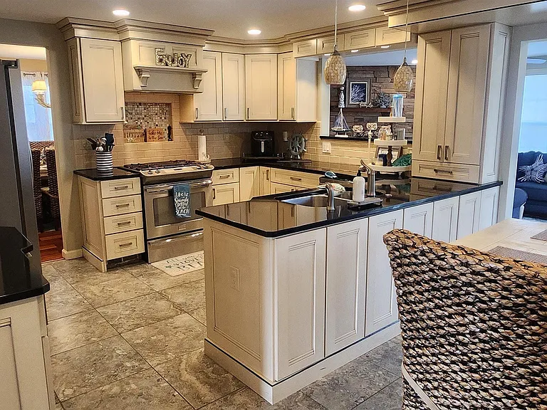 5217 Harbor Beach Blvd — Photo 24