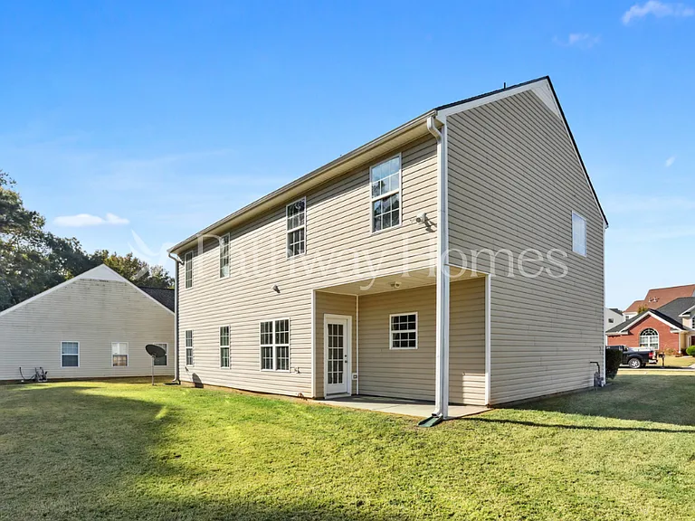 7356 Ledgestone Ln — Photo 17