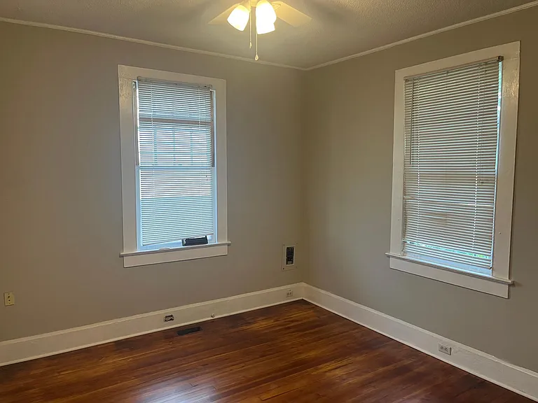 2223 Lee St — Photo 9