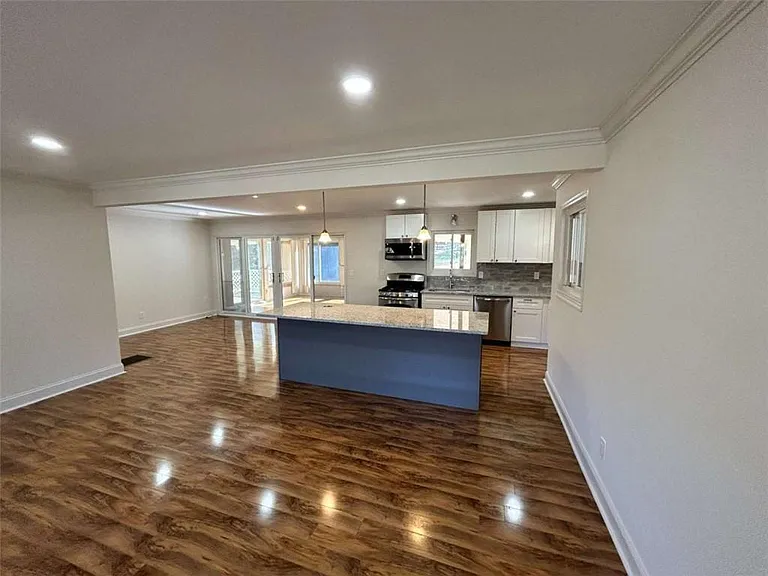 4642 Elmhurst Dr — Photo 34