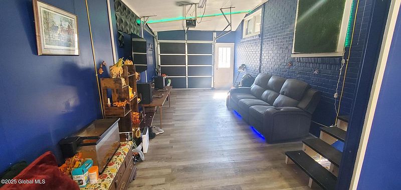5th image of 2139 Robinwood Avenue