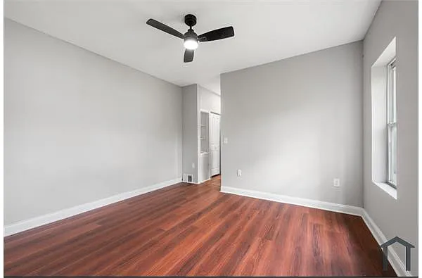 Building Photo - 2217 E 71st St #3