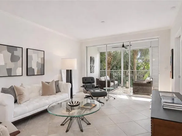 7725 Pebble Creek CIR #204, NAPLES, FL 34108