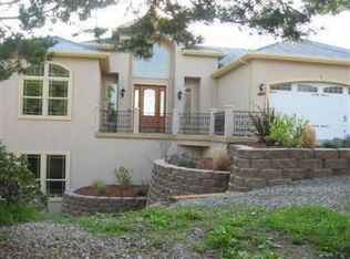 801 Amerman Dr, Phoenix, OR 97535