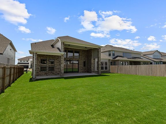 5th image of 425 Hollister Dr