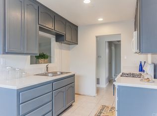 5382 Alamitos St, Montclair, CA 91763