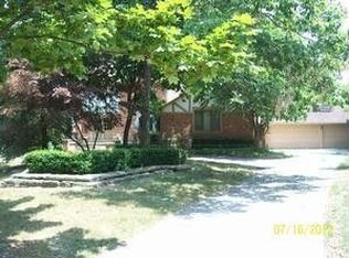 4157 Ladysmith Rd, West Bloomfield, MI 48323