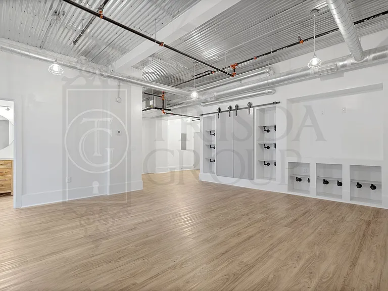 160 Southern Ave — Photo 85