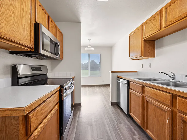 Glenmoor Townhomes — Photo 10