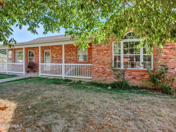 1907 Rolling Hills Dr, Jefferson City, MO 65109