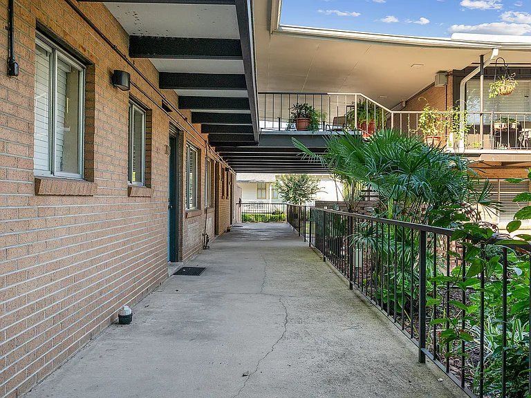 Arsenal Park Apartments — Photo 4