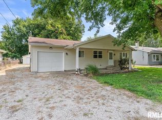 600 High School St, Divernon, IL 62530