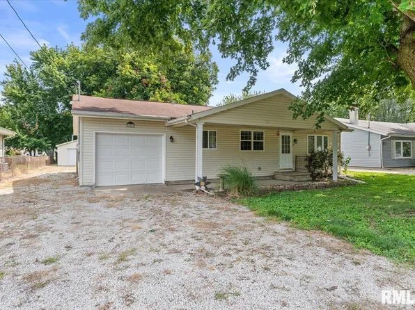 600 High School St, Divernon, IL 62530
